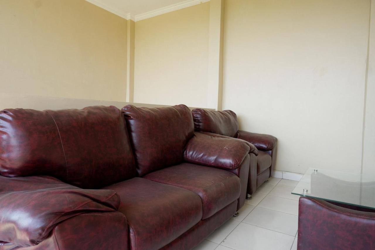Reddoorz Near Padang Golf Adisucipto Hotel Potrojayan Kültér fotó